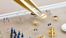 唐山万国指定维修门店打开表壳